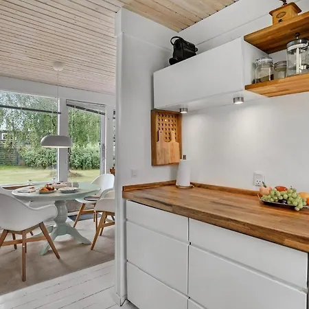 Tatil Evi In Holbk With 2 Bedrooms And Wifi *